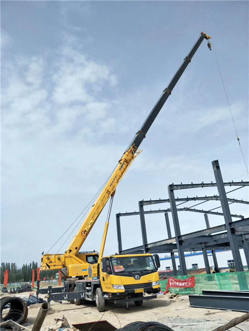 怀集县超高层建筑钢结构吊装案例